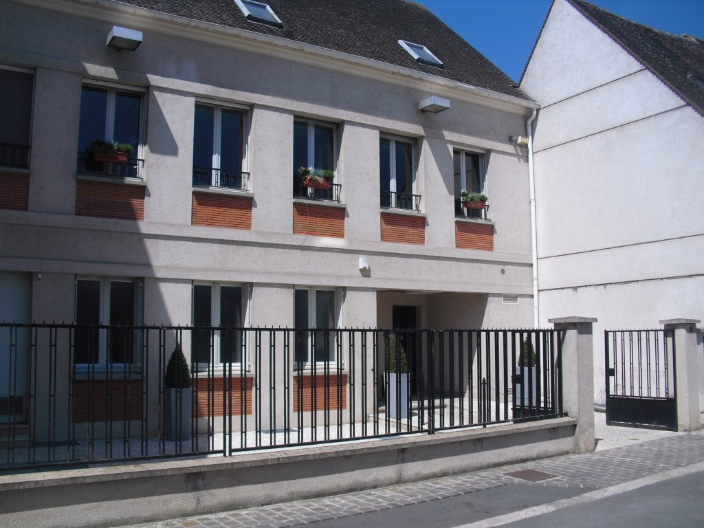 Façade extérieure du laboratoire d’analyses médicales Inovie Biofutur Dr Bonhoure.